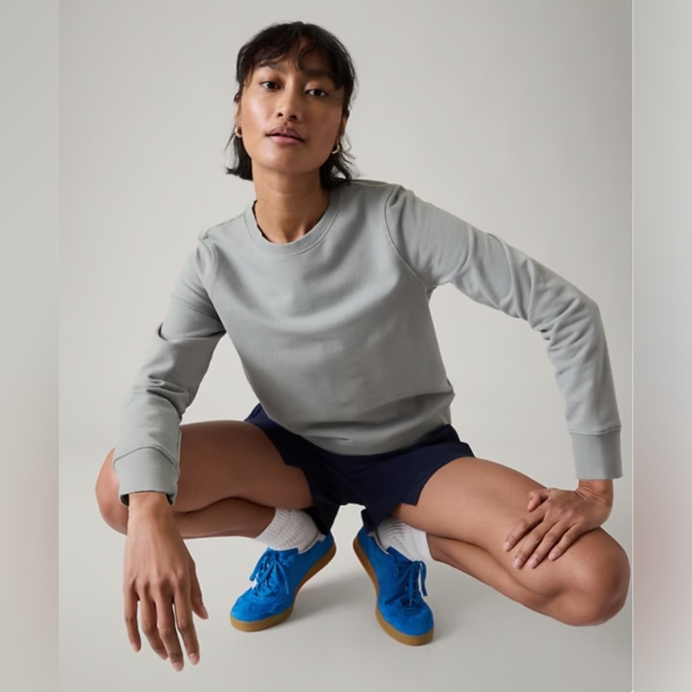 EUC Athleta Retroterry Crewneck Storm Cloud Gray Garment Dyed Sweatshirt Size M